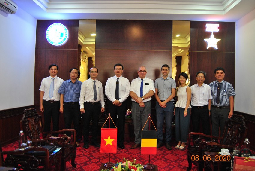 H.E. Mr. Paul JANSEN – The Belgian Ambassador to Vietnam visited Hue University of Medicine and Pharmacy