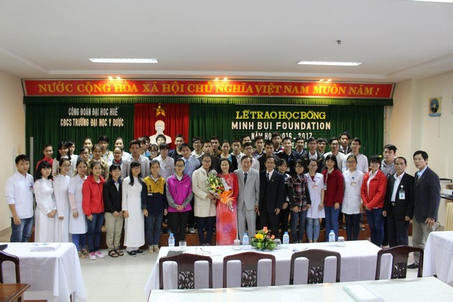 Công đoàn cơ sở Trường Đại học Y Dược Huế tổ chức lễ trao học bổng Minh Bui Foundation Năm học 2016-2017