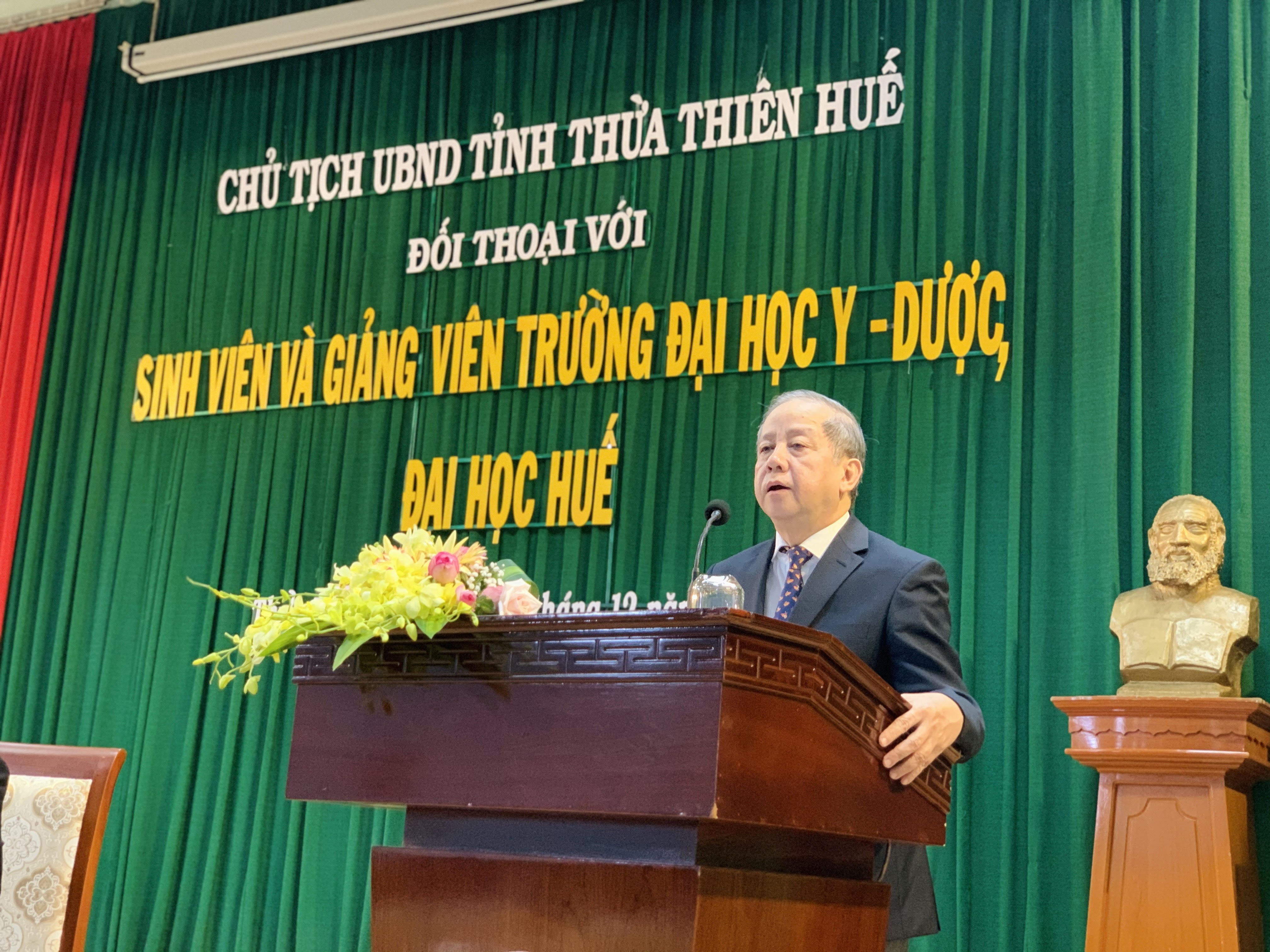 Chủ tịch UBND tỉnh Thừa Thiên Huế đối thoại với cán bộ và sinh viên Trường Đại học Y - Dược