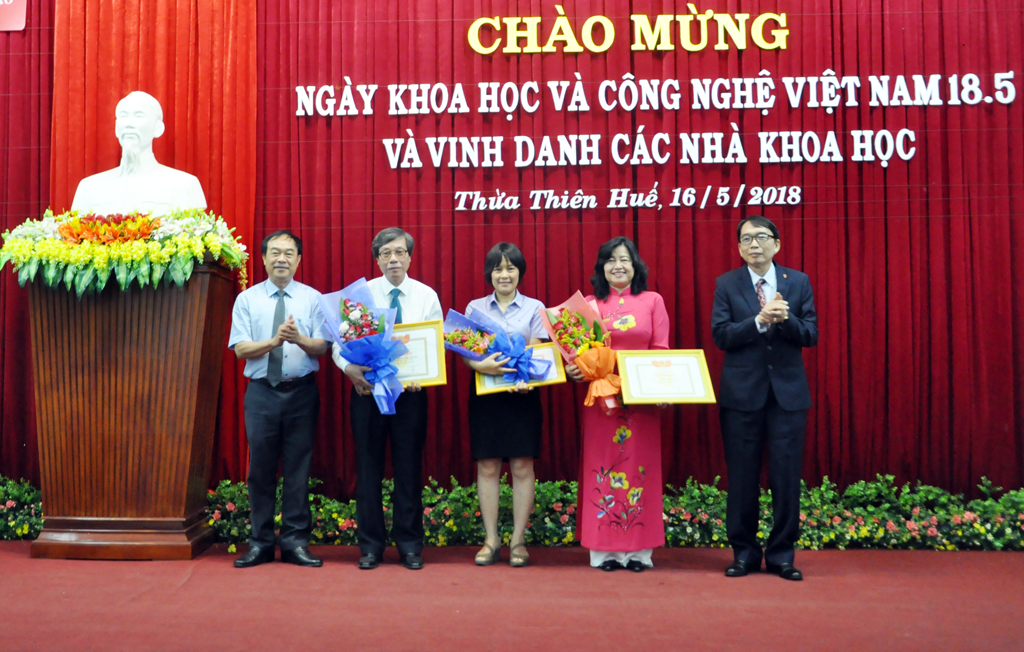 Ngày hội Khoa học Công nghệ Việt Nam và tôn vinh các nhà khoa học