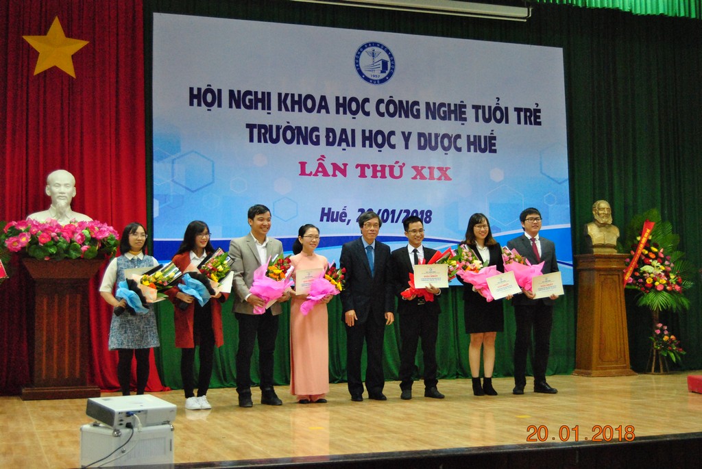 62 đề tài tham gia Hội nghị Khoa học công nghệ tuổi trẻ Trường đại học Y Dược Huế lần XIX.