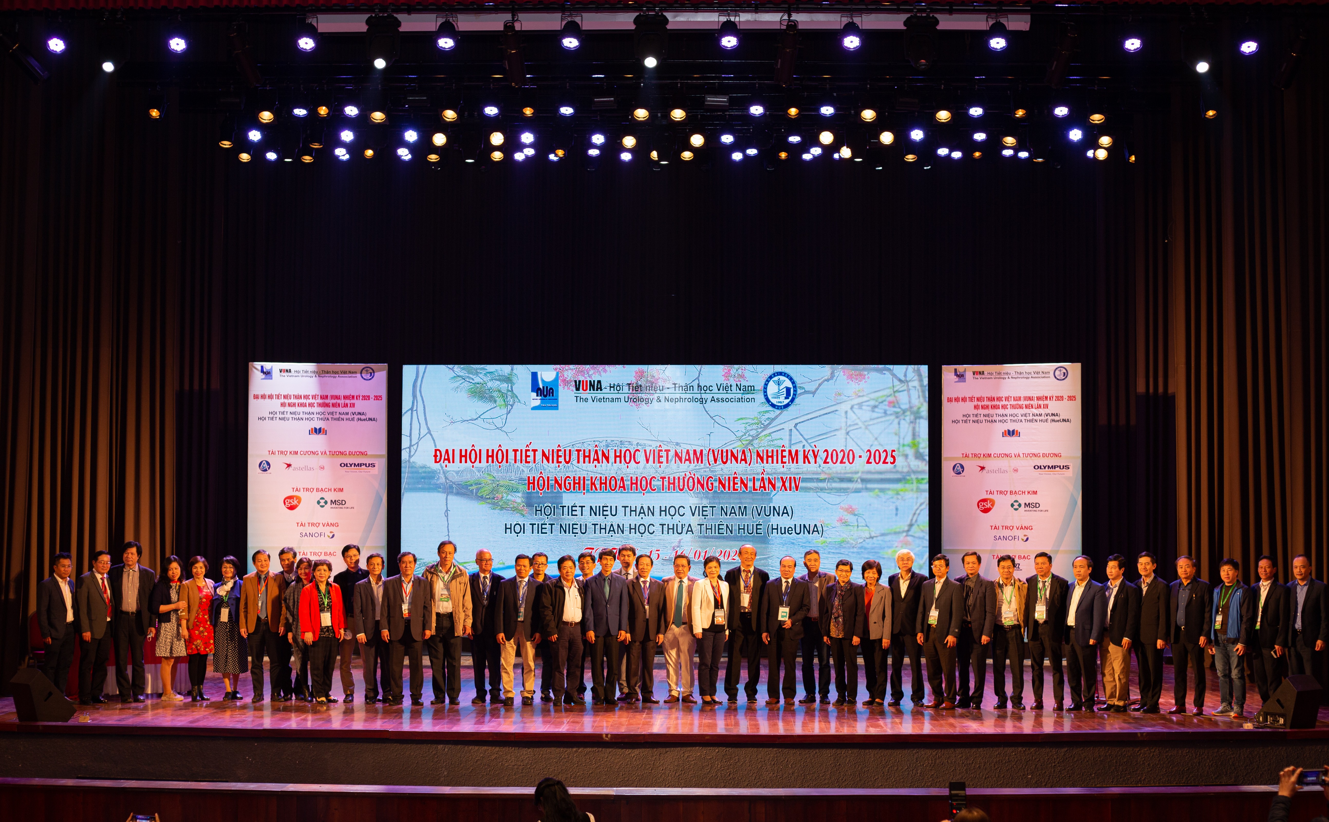 Nhiều hoạt động chuyên môn nhân dịp Đại hội và Hội nghị khoa học Tiết niệu – Thận học Việt Nam lần thứ XVI