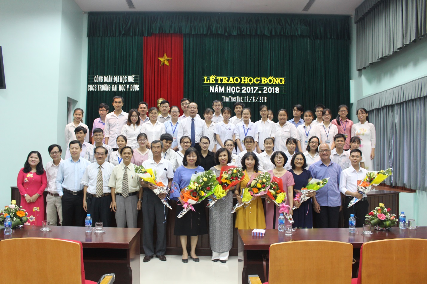 Lễ trao học bổng sinh viên Y khoa năm học 2017-2018