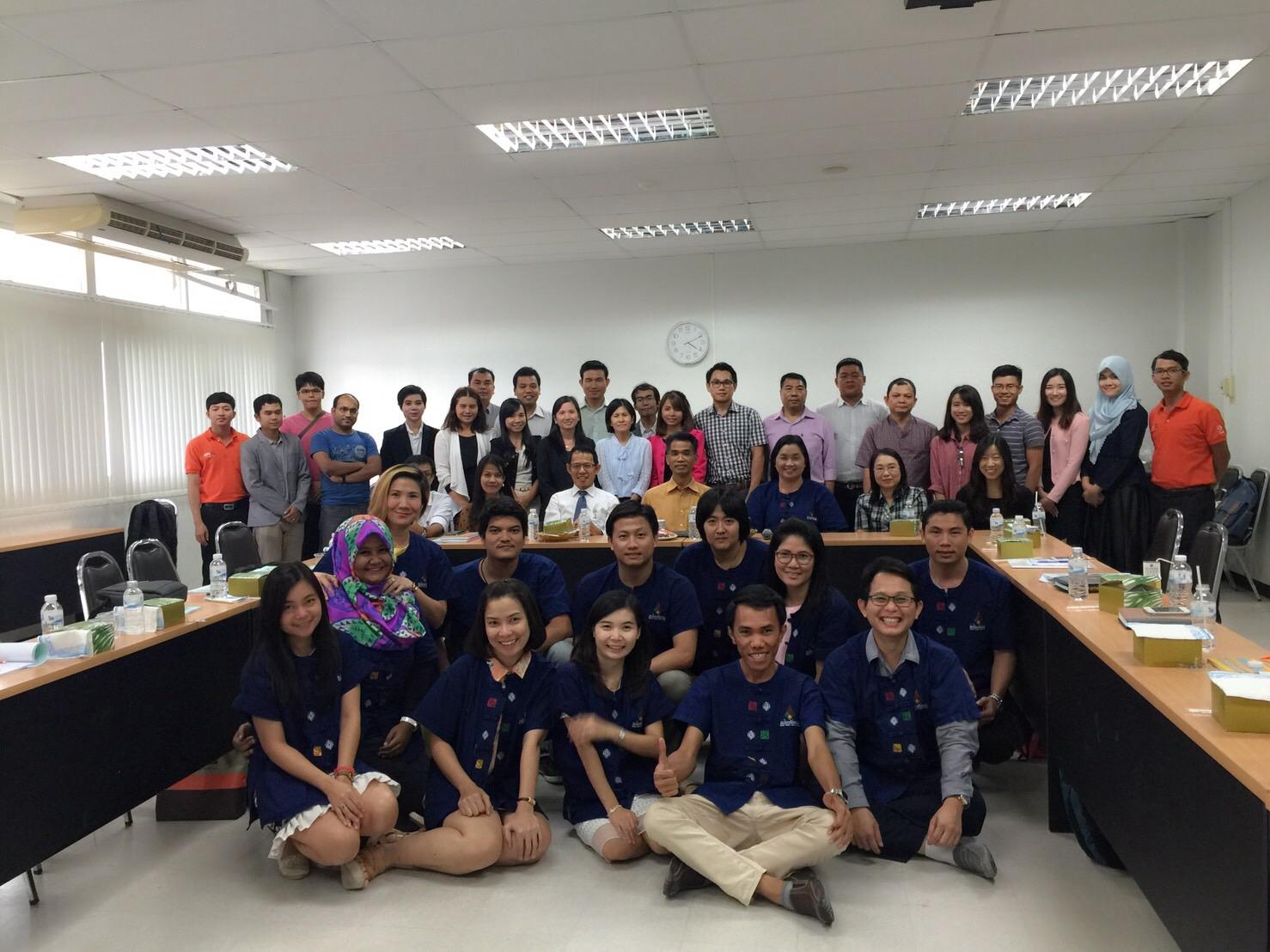 Sinh viên YHDP Khoa Y tế Công Cộng – Trường Đại học Y Dược Huế tham gia khoá thực tập hè tại Đại học Khon Kaen, Thái Lan