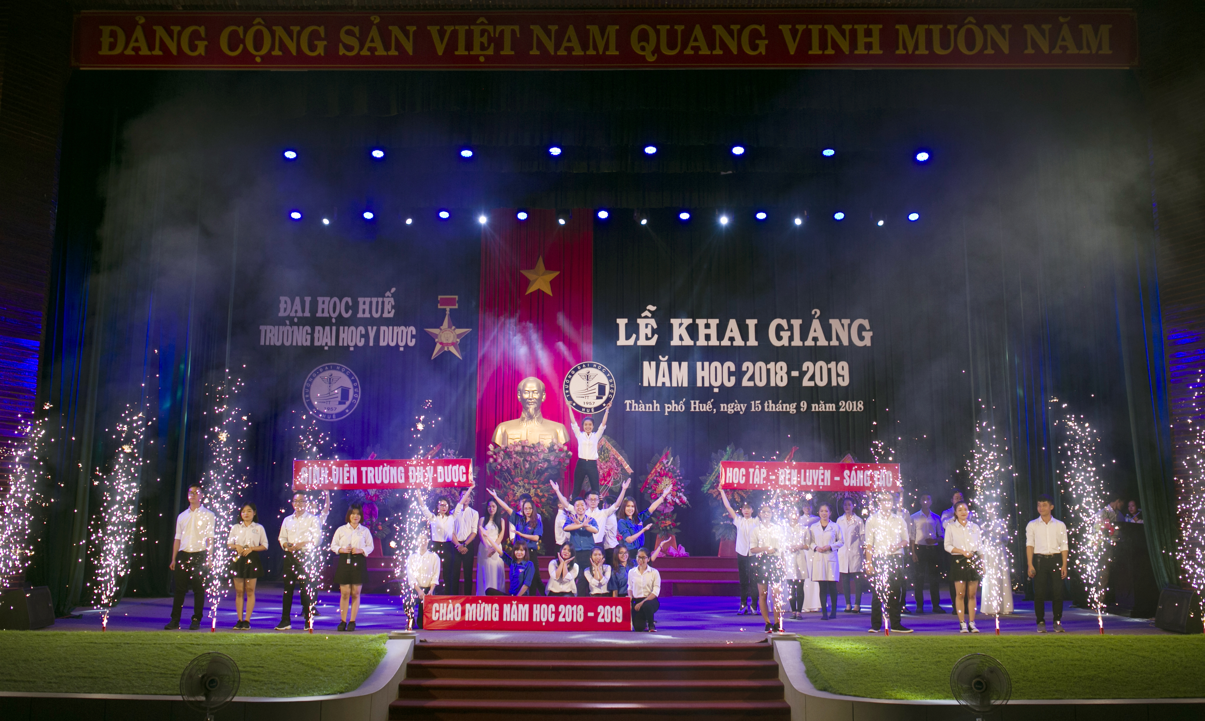 Lễ khai giảng năm học mới 2018-2019 và nhận Cờ thi đua của Bộ Giáo dục và Đào tạo