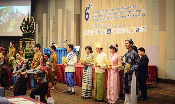 Chương trình giao lưu sinh viên Khoa YTCC ĐH Y Dược Huế tại Đại học Khon Kaen Thái Lan năm 2014