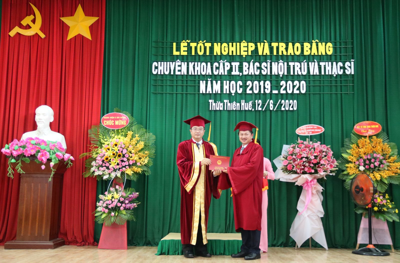 Lễ tốt nghiệp và trao Bằng tốt nghiệp Chuyên khoa II, Bác sĩ nội trú và Thạc sĩ năm học 2019 - 2020