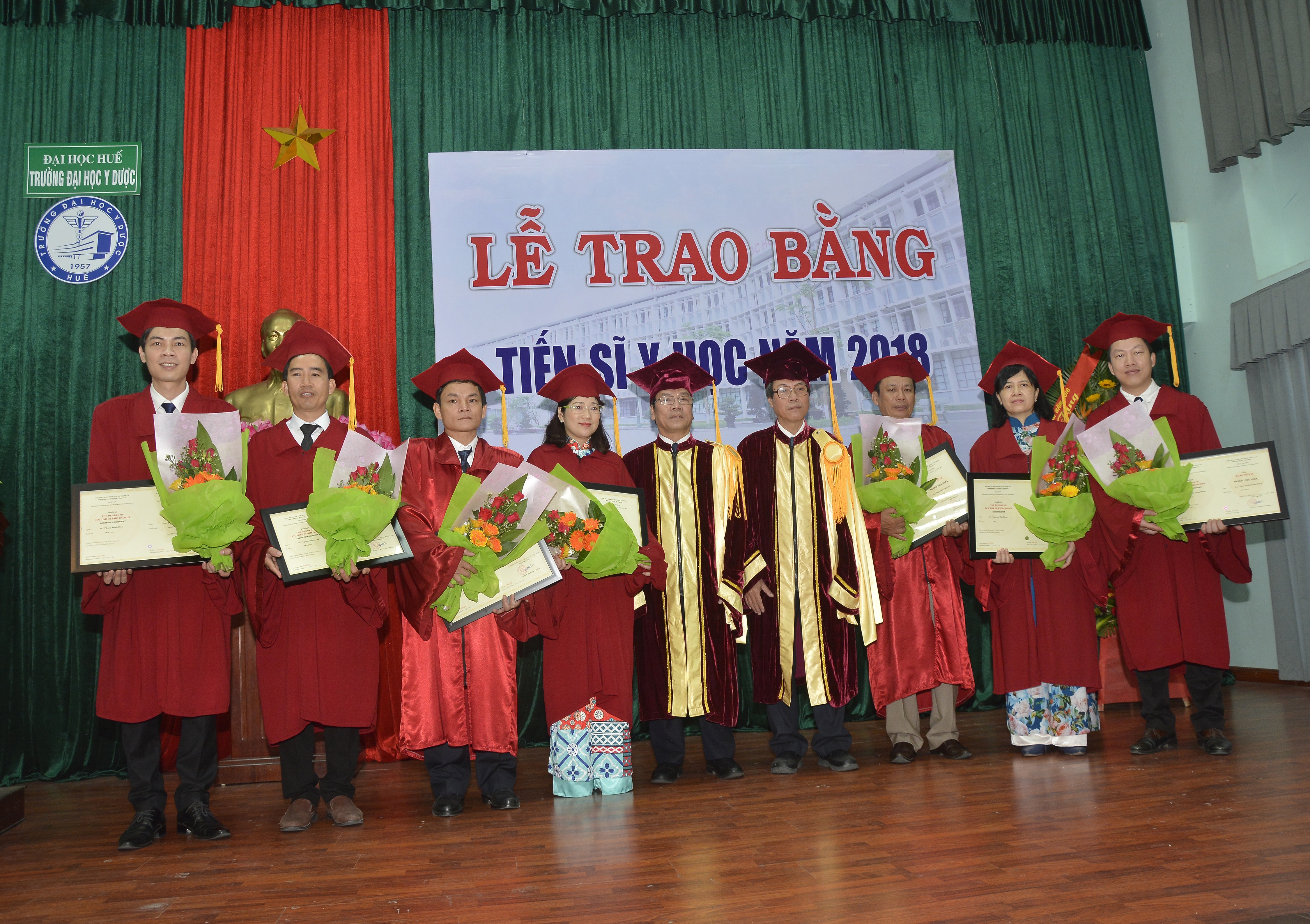 Lễ tốt nghiệp và trao bằng Tiến sĩ y học năm 2018 cho 7 nghiên cứu sinh.