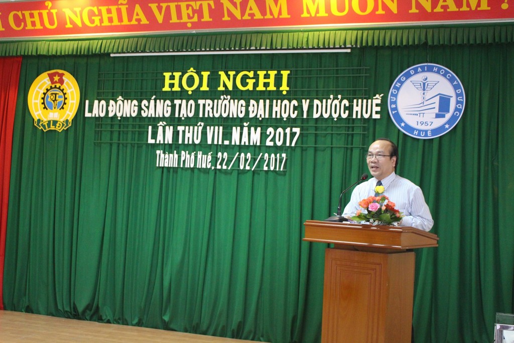 GS Võ Tam, Phó Hiệu Trưởng, Trưởng ban giám khảo phát biểu tại Hội nghị