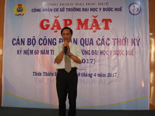 Đ/c Trần Văn Hòa, Chủ tịch Công đoàn đương nhiệm từ 2010-2018  phát biểu chào đón các thế hệ cán bộ công đoàn về dự buổi gặp mặt.