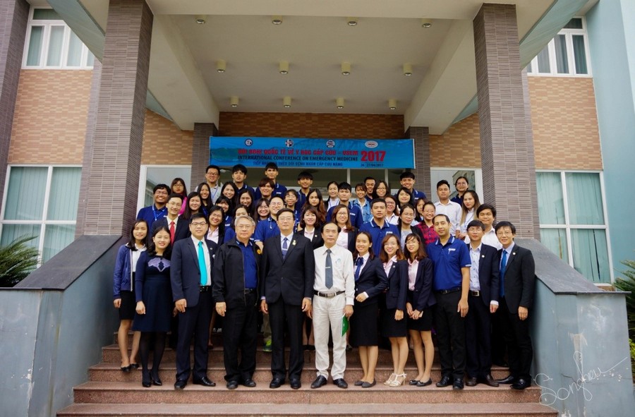 Hình 2: Chào đón đoàn cán bộ và sinh viên trường Đại học Thammasat – Thái Lan