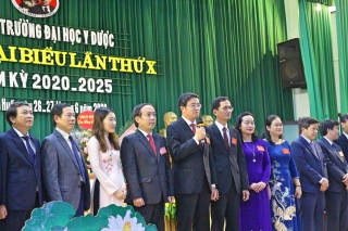 Chào mừng Đại hội Đảng bộ Trường Đại học Y Dược Huế lần thứ X, nhiệm kỳ 2020-2025